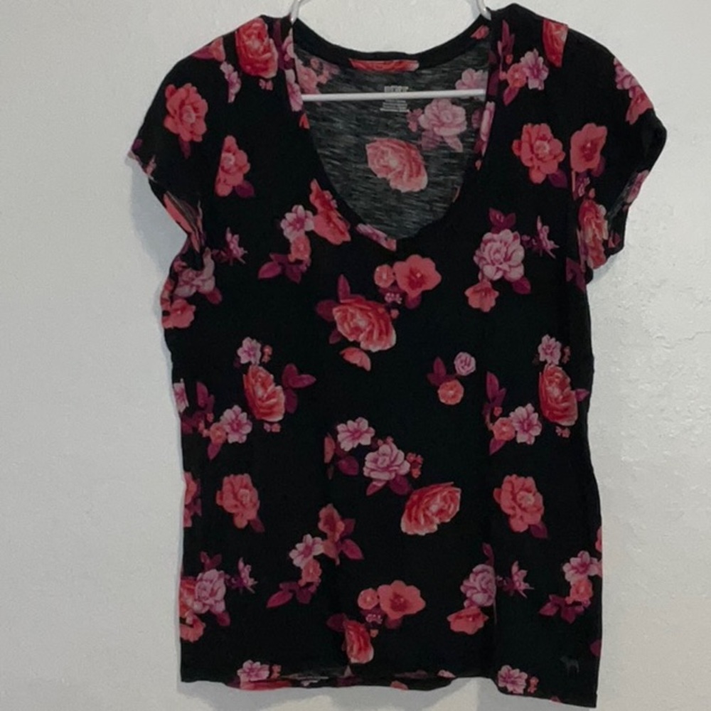 VICTORIAS SECRET PINK FLORAL CAMPUS TEE SIZE S